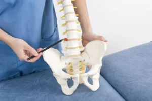 Hernia de disc: tratament conservator eficient în Timișoara – când operația NU este prima soluție