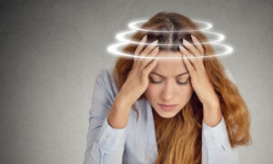 Amețelile și vertijul de cauză cervicală: când problema nu este „de la ureche”